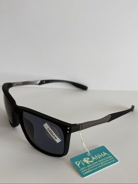 Piranha Jack Square Sunglasses Black Style # 62174 unisex New smoke lense